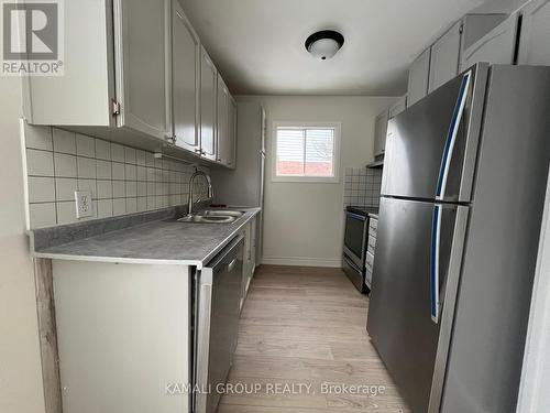 257 London Road, Newmarket, ON - Indoor Photo Showing Kitchen With Double Sink