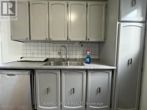 257 London Road, Newmarket, ON - Indoor Photo Showing Kitchen With Double Sink