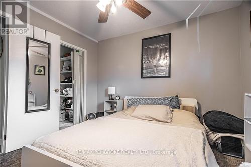 632 First Avenue, Laurentian Valley, ON - Indoor Photo Showing Bedroom