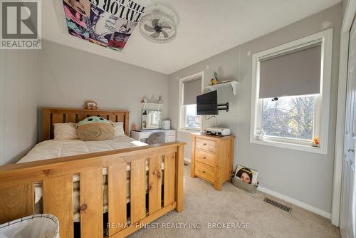 1405 Fisher Court, Kingston, ON - Indoor Photo Showing Bedroom