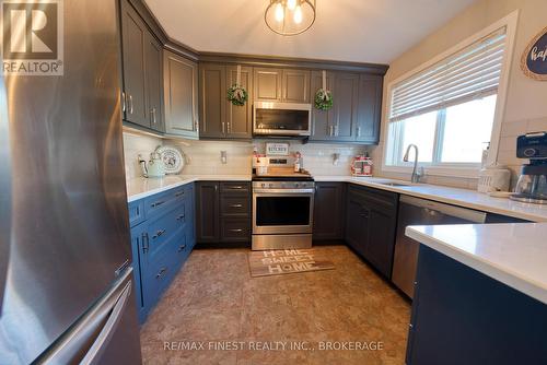 1405 Fisher Court, Kingston, ON - Indoor Photo Showing Kitchen