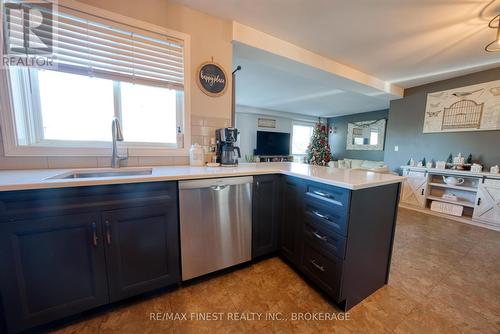 1405 Fisher Court, Kingston, ON - Indoor Photo Showing Kitchen