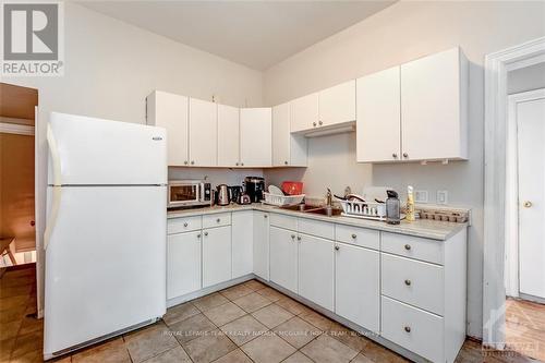 554 Mcleod Street, Ottawa, ON - Indoor Photo Showing Kitchen