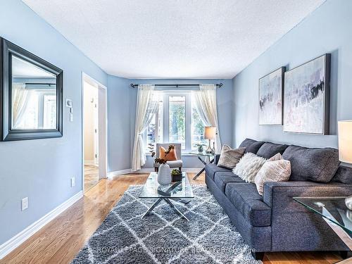 14 Hutton Cres, Caledon, ON - Indoor Photo Showing Living Room