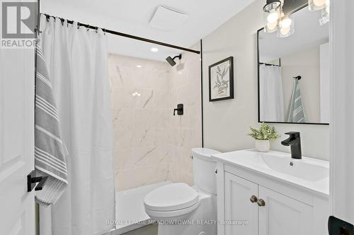 13233 22Nd Side Road, Halton Hills, ON - Indoor Photo Showing Bathroom