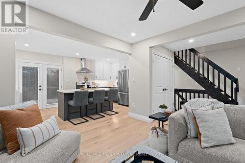 13233 22Nd Side Road, Halton Hills, ON - Indoor Photo Showing Living Room