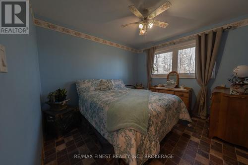 2221 Burbrook Road, Kingston (City North Of 401), ON - Indoor Photo Showing Bedroom