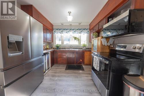 2221 Burbrook Road, Kingston (City North Of 401), ON - Indoor Photo Showing Kitchen