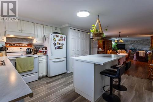 1463-1465 Aberdeen Street, Hawkesbury (612 - Hawkesbury), ON - Indoor Photo Showing Kitchen