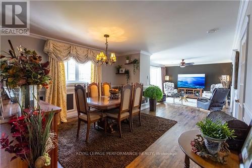 1463-1465 Aberdeen Street, Hawkesbury, ON - Indoor Photo Showing Dining Room