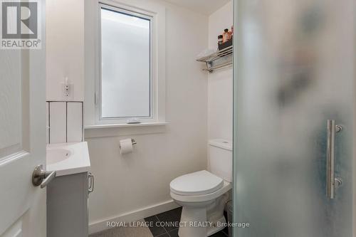 44 Symington Avenue, Toronto, ON - Indoor Photo Showing Bathroom