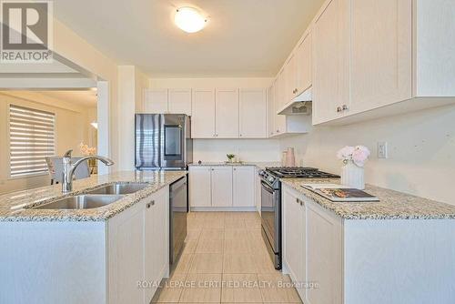 13 Eberly Woods Drive, Caledon, ON - Indoor Photo Showing Kitchen With Double Sink With Upgraded Kitchen