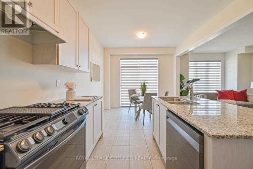 13 Eberly Woods Drive, Caledon, ON - Indoor Photo Showing Kitchen With Upgraded Kitchen