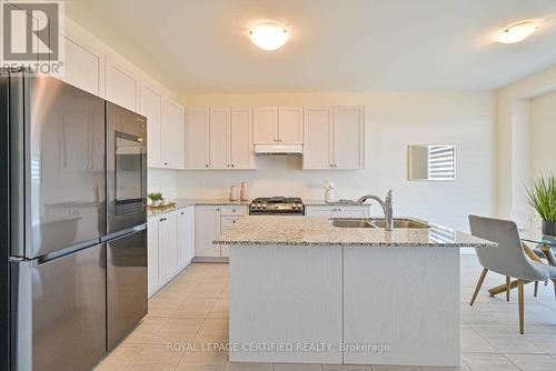 13 Eberly Woods Drive, Caledon, ON - Indoor Photo Showing Kitchen With Double Sink With Upgraded Kitchen