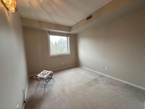 315 145 Fanshaw Street, Thunder Bay, ON - Indoor Photo Showing Other Room