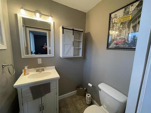 16 Sandy Lane, Dryden, ON - Indoor Photo Showing Bathroom