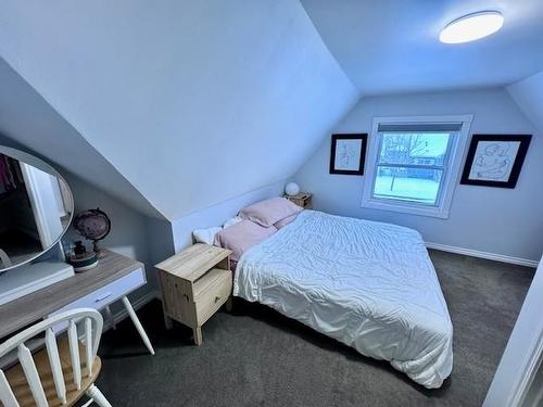 2035 Hamilton Avenue, Thunder Bay, ON - Indoor Photo Showing Bedroom