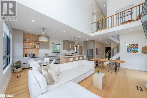 363 Albert Street, Everton, ON - Indoor Photo Showing Living Room