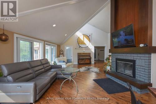 4997 Davis Drive, Whitchurch-Stouffville, ON - Indoor Photo Showing Living Room With Fireplace