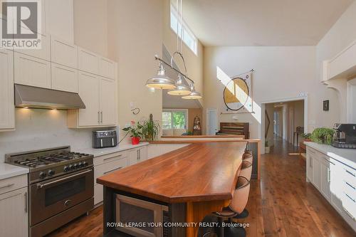 4997 Davis Drive, Whitchurch-Stouffville, ON - Indoor Photo Showing Kitchen