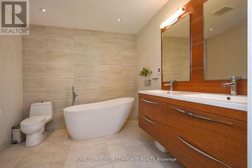 4997 Davis Drive, Whitchurch-Stouffville, ON - Indoor Photo Showing Bathroom