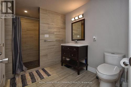 4997 Davis Drive, Whitchurch-Stouffville, ON - Indoor Photo Showing Bathroom