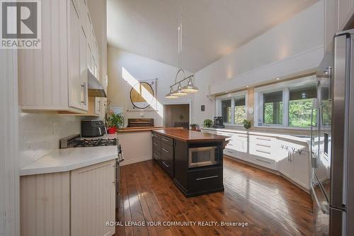 4997 Davis Drive, Whitchurch-Stouffville, ON - Indoor Photo Showing Kitchen