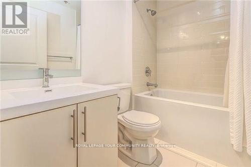 1409 - 65 Speers Road, Oakville, ON - Indoor Photo Showing Bathroom