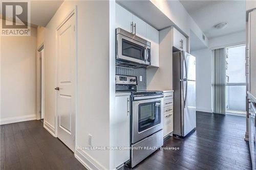 1409 - 65 Speers Road, Oakville, ON - Indoor Photo Showing Kitchen