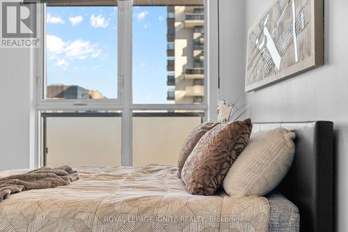 1914 - 2550 Simcoe Street N, Oshawa, ON - Indoor Photo Showing Bedroom