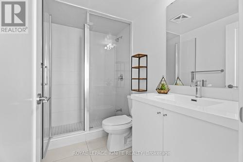 1914 - 2550 Simcoe Street N, Oshawa, ON - Indoor Photo Showing Bathroom