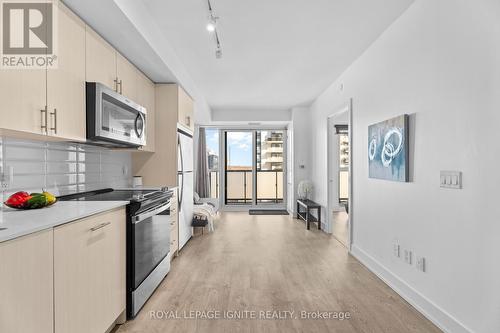 1914 - 2550 Simcoe Street N, Oshawa, ON - Indoor Photo Showing Kitchen With Upgraded Kitchen