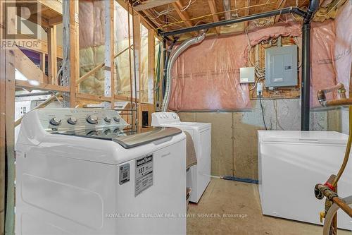 22 Brookheath Lane, Hamilton, ON - Indoor Photo Showing Laundry Room