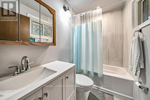 45 Beechwood Drive, Peterborough (Monaghan), ON - Indoor Photo Showing Bathroom