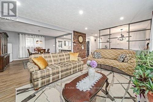 45 Beechwood Drive, Peterborough (Monaghan), ON - Indoor Photo Showing Living Room