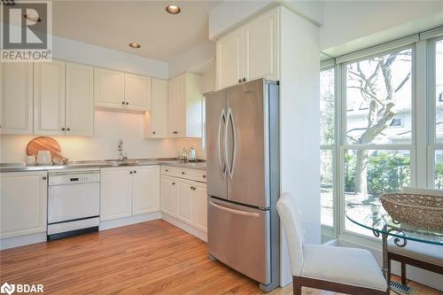 Clean white kitchen - 397 Trafalgar Road, Oakville, ON - Indoor Photo Showing Kitchen