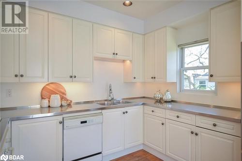 Plenty of cabinet and counter space - 397 Trafalgar Road, Oakville, ON - Indoor Photo Showing Kitchen With Double Sink