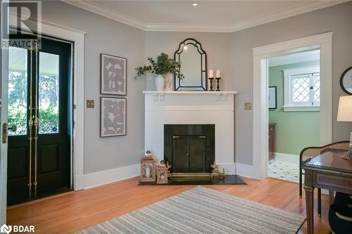 Welcoming cozy gas fireplace - 397 Trafalgar Road, Oakville, ON - Indoor With Fireplace