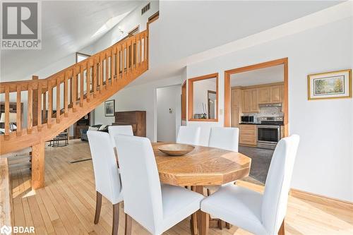 9433 10Th Sideroad, Erin, ON - Indoor Photo Showing Dining Room