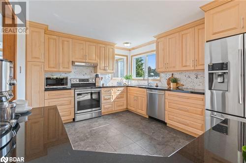 9433 10Th Sideroad, Erin, ON - Indoor Photo Showing Kitchen With Stainless Steel Kitchen