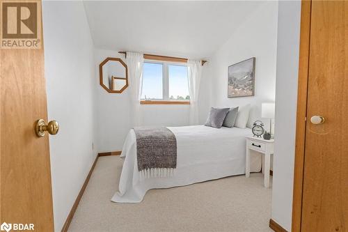 9433 10Th Sideroad, Erin, ON - Indoor Photo Showing Bedroom