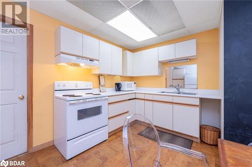 147 Main Street S, Georgetown, ON - Indoor Photo Showing Kitchen With Double Sink