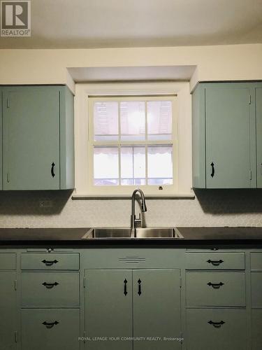 Upper - 15 Duchess Street, Whitchurch-Stouffville, ON - Indoor Photo Showing Kitchen With Double Sink