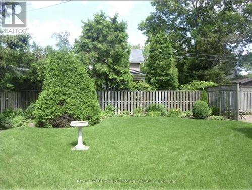 Upper - 15 Duchess Street, Whitchurch-Stouffville, ON - Outdoor With Backyard