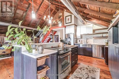 8 David Gohn Circle, Markham, ON - Indoor Photo Showing Kitchen