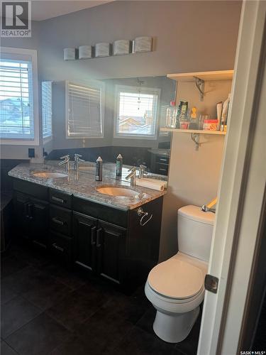 334 Rempel Bay, Saskatoon, SK - Indoor Photo Showing Bathroom