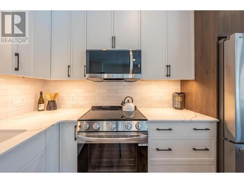 1444 Granite Drive Unit# 9, Golden, BC - Indoor Photo Showing Kitchen With Upgraded Kitchen