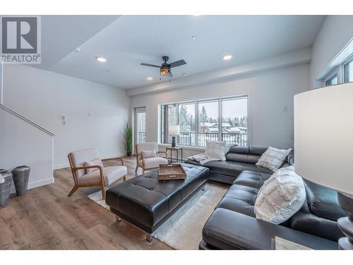 1444 Granite Drive Unit# 9, Golden, BC - Indoor Photo Showing Living Room