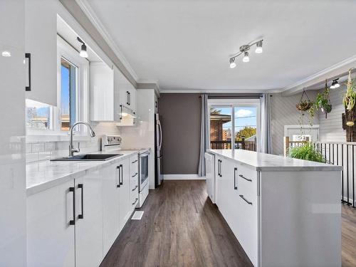 Cuisine - 838 Ch. De La Haute-Rivière, Sainte-Martine, QC - Indoor Photo Showing Kitchen With Upgraded Kitchen