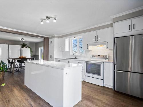 Cuisine - 838 Ch. De La Haute-Rivière, Sainte-Martine, QC - Indoor Photo Showing Kitchen